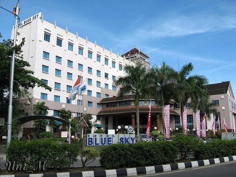 Blue Sky Hotel Balikpapan Exterior foto