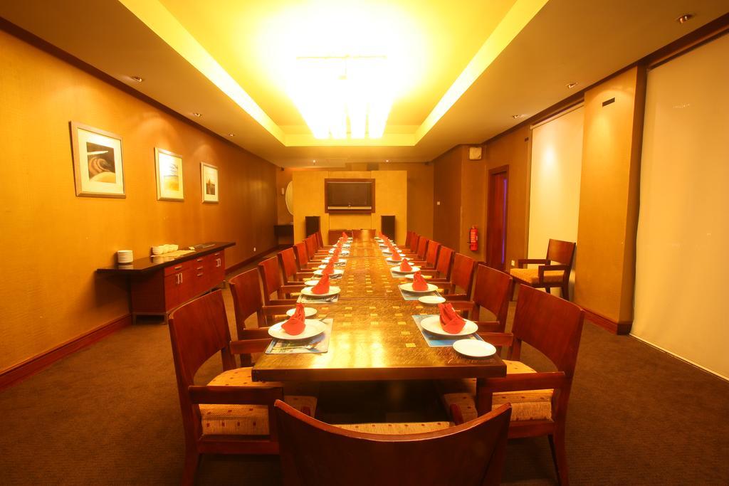 Blue Sky Hotel Balikpapan Exterior foto